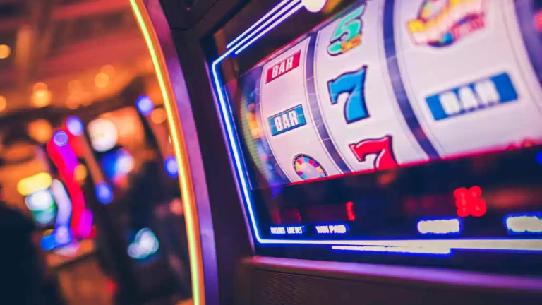 Things to Consider When You Play Casino Slots Online