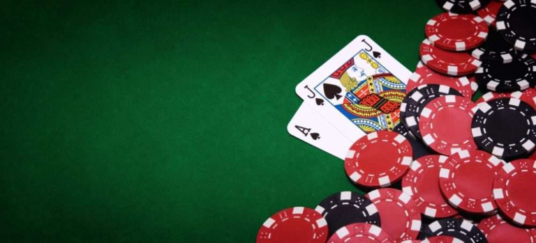 Why is live casino blackjack a favorite among gamblers?